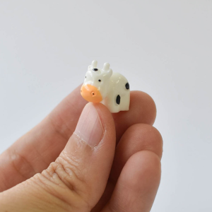 Plastic economical figurines (Non nautical themed)